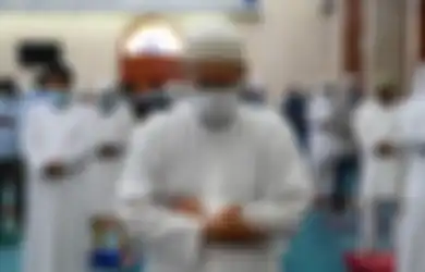 Ustaz Abdul Somad Tegaskan Agar Selalu Membuka Mata Saat Melaksanakan Salat, Baru Boleh Terpejam Jika Hal Ini Terjadi