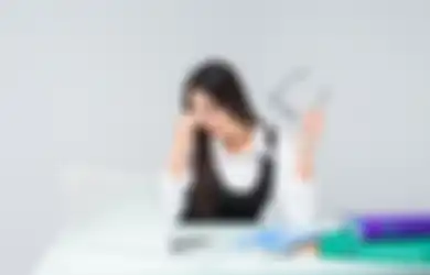 Hanya Kenakan Pakaian Dalam, Karyawan Wanita Diminta Buka Baju saat Masuk Kantor karena Alasan Ini