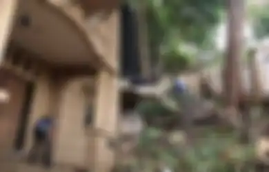 Tak Layak Huni sampai Terlihat Angker, Rumah Mewah Ibu Eny Akhirnya Dibersihkan Pihak Ini