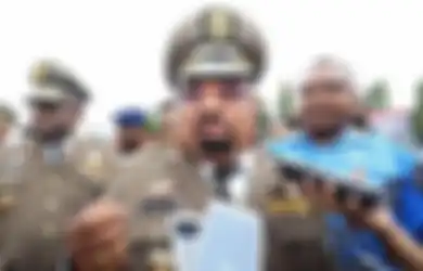 Penangkapan Lukas Enembe di Papua Sempat Mencekam, Mako Brimob Digeruduk Masa dengan Senjata Tajam, Polisi Lepaskan Tembakan Peringatan