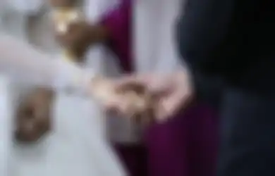Jatuh Cinta dengan Calon Mantunya, Ibu  Ini  Buat Pernikahan Putrinya  Hancur Berantakan, Kisah Selanjutnya Pilu