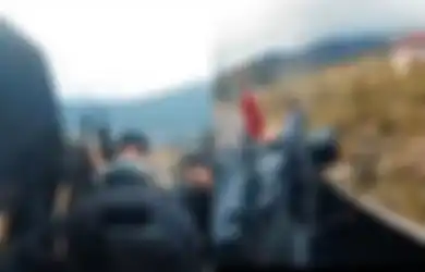 Detik-detik Mencekam Petugas Gabungan TNI dan Brimob Adu Tembak dengan KKB Papua Viral di TikTok, Kamera Rekam Strategi Apik Petugas di Tengah Gempuran Timah Panas