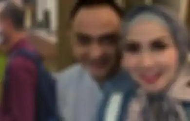 Tangisi Anaknya Sampai Pembuluh Darah Mata Pecah, Ferry Irawan Ngaku Bukan Orang Jahat ke Ibu Usai Jadi Tersangka