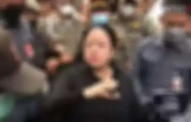 Tertangkap Kamera Bagi Kaus ke Warga Sambil Cemberut, Ketua DPR Puan Maharani Bongkar Alasannya: Maaf Kalau Saya Judes...