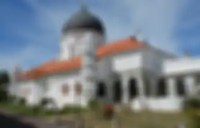 5 Teori Masuknya Islam di Indonesia, Mana yang Paling Kuat?  