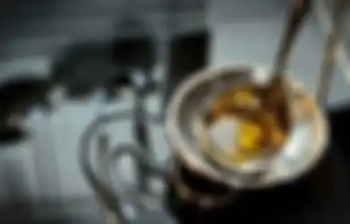 Manfaat Minyak Jelantah untuk Hilangkan Kerak Gosong di Panci