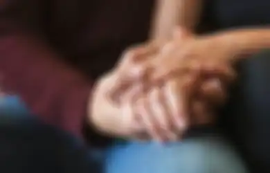 Ditawari Pundak Malah Ngelunjak, Wanita Selingkuh dengan Calon Ayah Mertua hingga Punya Anak saat Marahan dengan Pacar