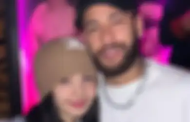 Heboh, Lisa BLACKPINK Pamer Foto Bareng Neymar. Ada Apa Nih?