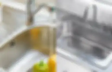 Cara Memperbaiki Sink Mampet di Dapur dengan Baking Soda