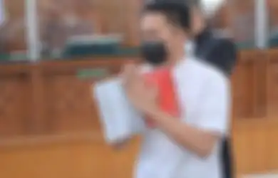 Hukumannya Lebih Ringan dari Prediksi Martin Simanjuntak, Tangis Bharada E Pecah Usai Divonis 1 Tahun 6 Bulan Penjara, Pengunjung Sidang Riuh Bersorak-sorai