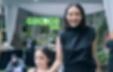 Senyum ke Kamera, Tubuh Gisel Bikin Salfok, Photoshoot Bareng Gempi Jadi Heboh