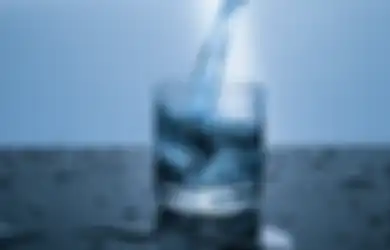 Tips Hidup: Manfaat Minum Air Putih Hangat Secara Rutin, Sayang Jika Dilewatkan!