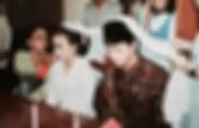 Tak Pakai Rogoh Kocek Dalam-dalam, 5 Selebriti Ini Menikah Sederhana di KUA, Awet hingga Saat Ini