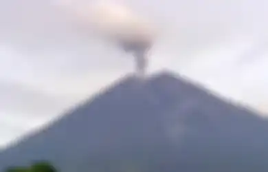 Saat Seisi Dunia Fokus Gempa Turki, Status Gunung Merapi dan Gunung Semeru Naik Jadi Siaga