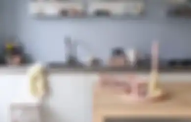 Interior Dapur Sempit Anti Sumpek, Disemir Dua Warna Cantik, Potretnya Bikin Ramadan Makin Happy