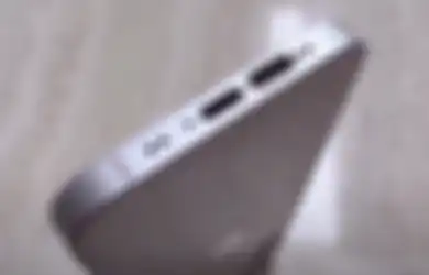 YouTuber Ini Bikin Port Lightning dan USB-C di iPhone, Berfungsi Loh!