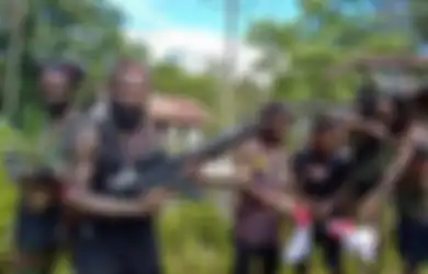 KKB Papua Hasut Warga, Egianus Kogoya Cs Sebar Hoax TNI Akan Bom Distrik Paro Karena Hal Ini, Danrem 172/PWY: Itu Tidak Benar!