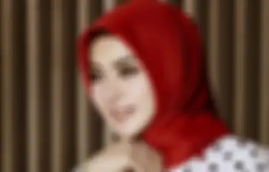 Tenteng Tas Rp 1 Miliar, Syahrini Buat Jiwa Miskin Warganet Ketar-ketir saat Hujan-hujanan di Tokyo