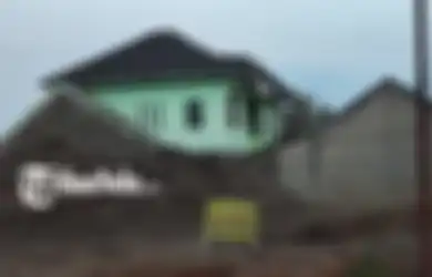 VIRAL Bangunan Rumah Berdiri Diantara Proyek Tol Solo Jogja, sang Pemilik: Uang Ganti Rugi Tak Sebanding