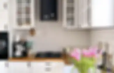 Trik Simpel Desain Dapur Mungil, Pakai Satu Warna, Potretnya Tampak Lebih Nyaman