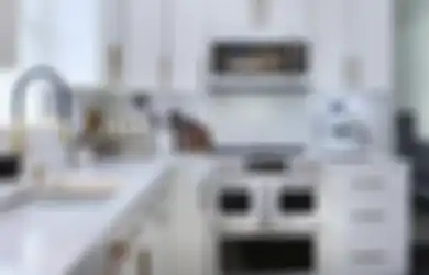 Dapur Sempit Bikin Senewen, Furnitur Dibiarkan dalam Kondisi Gini, Fotonya Terabaikan