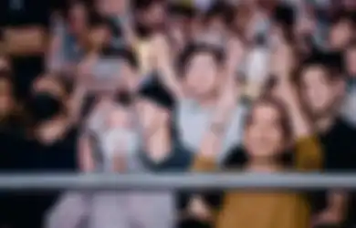Tak Disapa Ahmad Dhani, Presiden Jokowi Santuy Nyanyikan Lagu Ini saat Nonton Langsung Konser Dewa 19 di Medan