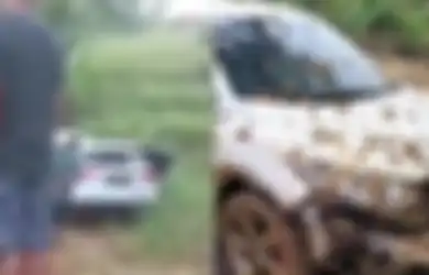 Honda HRV Tersesat  Masuk Jalur 'Goib' Gara-gara Ikut Google Maps, Heboh Penampakannya Sebelum Dievakuasi: Kok Bersih Ya?