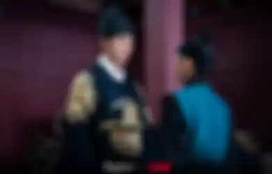 Info Drama Korea Our Blooming Youth, Park Hyung Sik Tantang Jeon So Nee Masuk Istana Tanpa Ketahuan!