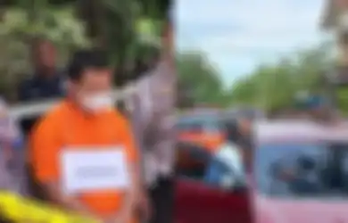 Tertunduk Meski Tangannya Tak Diborgol, Ini Tampang Anggota Densus 88 yang Bunuh Sopir Taksi Online, Habiskan Rp 90 Juta untuk Judi