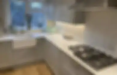 Menata Desain Dapur Letter L Ada Caranya, Posisi Kulkas Ditaruh di Bagian Ini, Potretnya Tampak Klasik