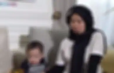 Sus Rini Ikut Liburan ke Jepang, Warganet Gagal Fokus Lihat Reaksi Pengasuh Rayyanza saat Liburan: Nular nih..