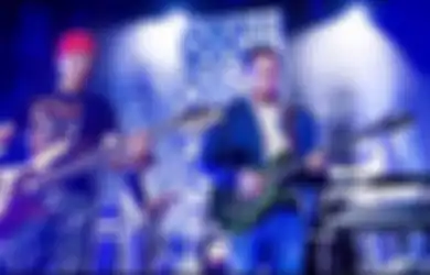 Konser Dewa 19 di Bandung Ajak Jenderal TNI Manggung Main Gitar