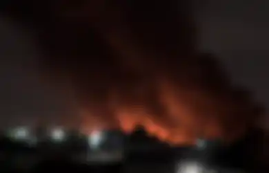 Terungkap Alasan Dayuh Tak Angkat Kaki dari Warung yang Dia Jaga Meski Kobaran Api Depo Pertamina Plumpang Selimuti Tubuhnya, Jasadnya Ditemukan Berpelukan dengan Sang Anak