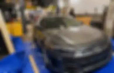 Solusi Mobil Listrik Terendam Banjir, YouTuber Ini Pakai Bahan Rumahan