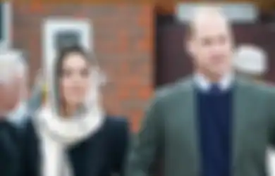 Penampilan Santun Menawan Kate Middleton Kunjungi Hayes Muslim Centre