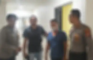 TERKUAK! Pak Kades Main Gila dengan Bu Bidan hingga Buat Pak Mantri Murka, Foto Ini Jadi Bukti