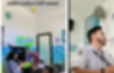 Viral Video Nakes Malas Layani Pasien BPJS, Terekam Santai Main HP hingga Asyik Ngevape, Netizen Murka: Sakit Hati Banget