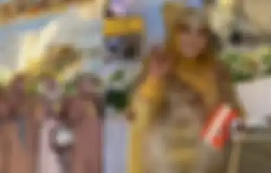Viral Emak-emak Madura Kondangan Pakai Perhiasan Beraneka Ragam, Disebut Mirip Toko Emas Berjalan