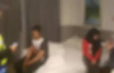 Gelagapan Digerebek Polisi Jam 2 Pagi, Pasangan Haram Ini Ngaku Check In Hotel untuk Main Game