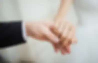 Bucin ke Duda 61 Tahun, Gadis 19 Tahun Nekat Menikah hingga Buat Keluarga Murka Sampai Panggil Polisi, Begini Endingnya