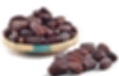 Jadi Sia-sia, Jangan Lakukan 4 Kesalahan Ini saat Makan Kurma!