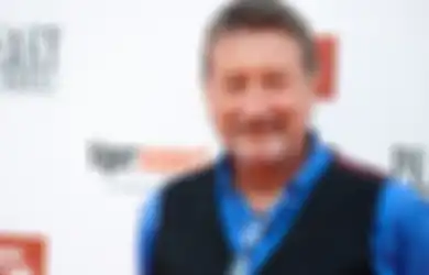 Steven Knight Bakal Menulis Naskah untuk Film Star Wars Terbaru