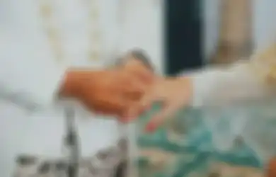Viral di TikTok, Bukannya Semringah saat Akad Nikah, Pria Ini Malah Menangis saat Dipertemukan dengan Mempelai Wanitanya