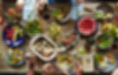 5 Cara Makan Hemat di Restoran Biar Tetap Bisa Nongkrong Asyik