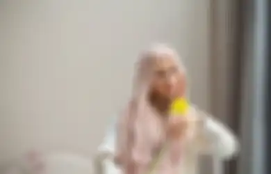Cuaca Lagi Panas, Ini 4 Bahan Pakaian Adem yang Cocok Dipakai Saat Puasa
