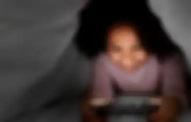 3 Cara Mengatasi Mata yang Terkena Radiasi HP dan Laptop Ala dr Zaidul Akbar