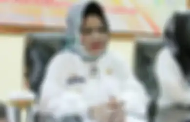 Hobi Flexing, Gaya Hijab Kadinkes Lampung Reihana Jadi Sorotan Warganet: Jilbab Pyramidnya itu mihil