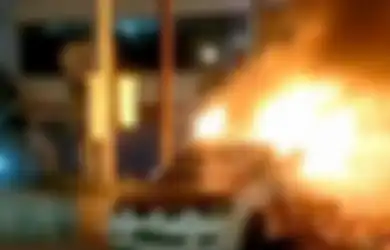 Kupang Ada Kericuhan, OTK Rusak Rumah Kapolda NTT hingga Bakar Mobil Polisi, Ini yang Diduga Jadi Pemicunya