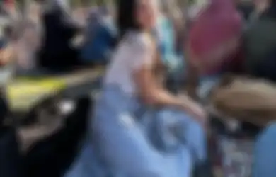 Pertama Kali Lebaran di AS, Beby Tsabina Tampil Sederhana. Salut!