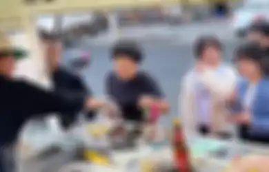YouTuber Shanty Jualan Jajanan Indonesia di China Pakai Food Truck, Tiap Hari Ganti Menu
